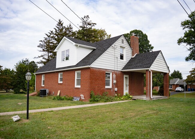 Building Photo - 3950 Locust Grove Rd Rental