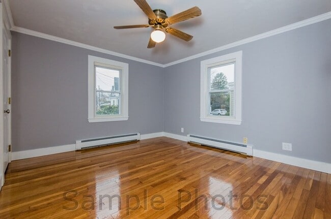 Building Photo - 35 Barnes St Unit 1