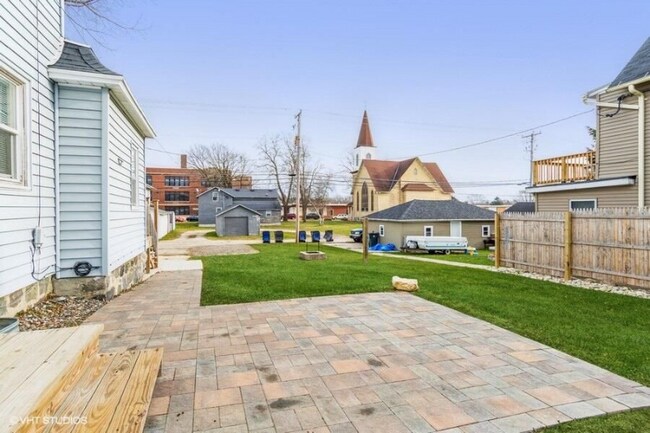 Photo - 213 S Hubbard St Unit 1