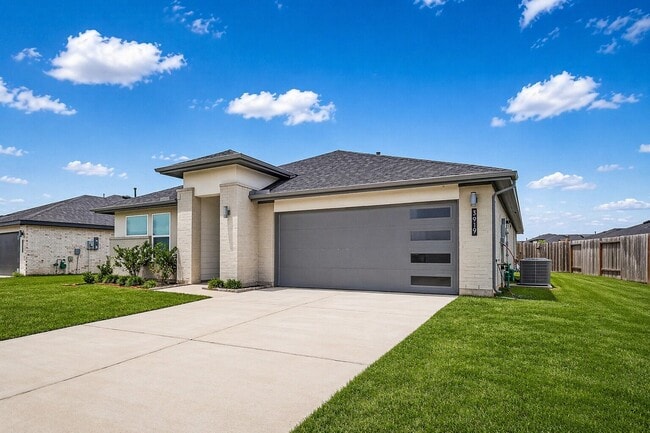 Photo - 3919 Sparkman Ln