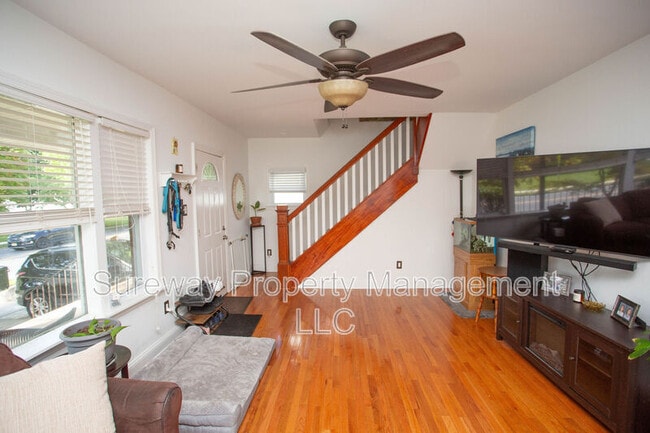 417 N Warwick Rd