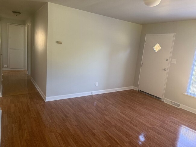 Photo - Adorable Two Bedroom House in the New Have...