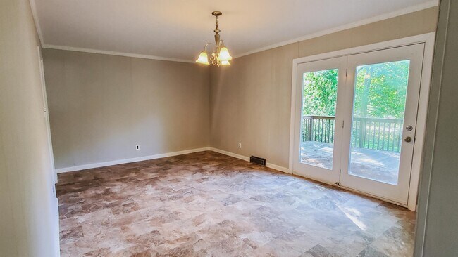 Photo - 110 Brookwood Ct