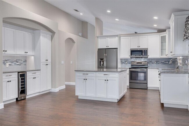 Photo - 303 Bay Arbor Blvd