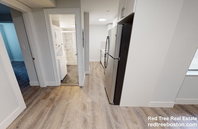 81 Park Dr Unit B