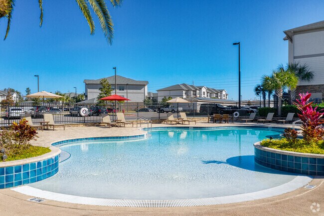 Piscina - Arbours at Crown Point