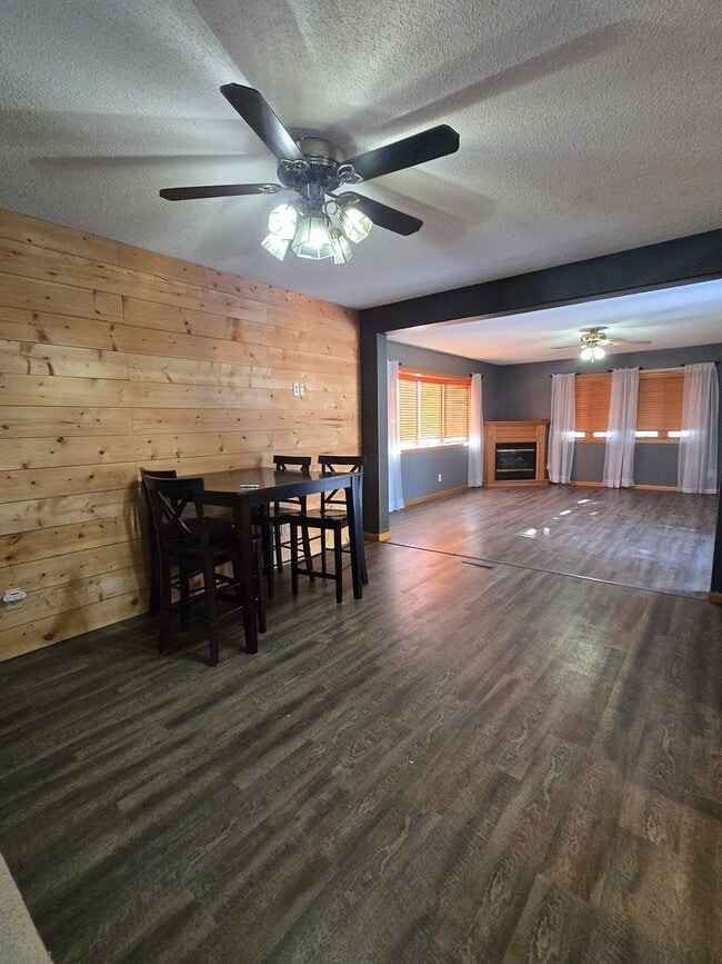 Photo - Spacious 3 Bedroom 2 Bath Home