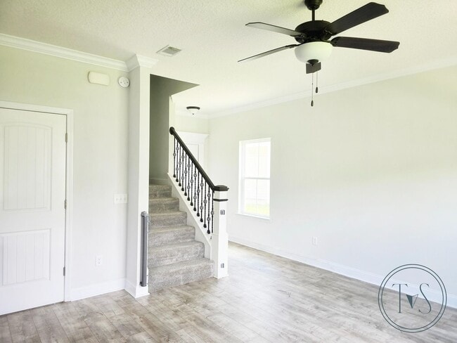 Photo - 532 Fairview Cir