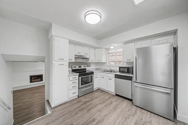 Photo - 165 Glenn Pl