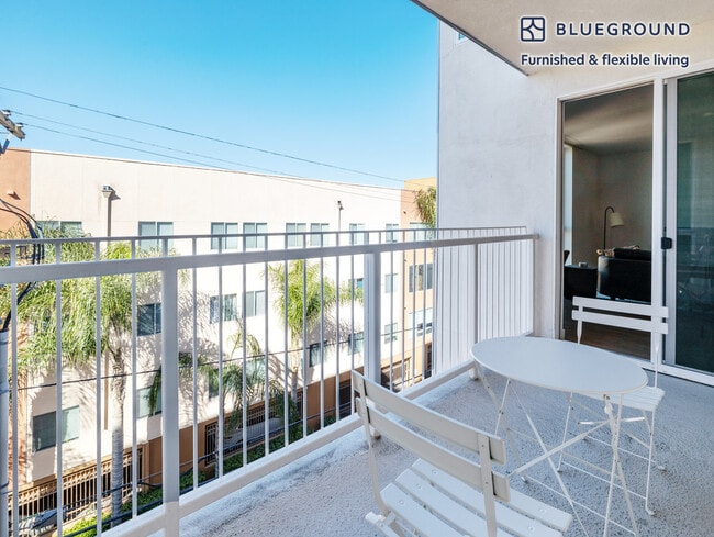 Photo - 4805 Bakman Ave Unidad FL4-ID678