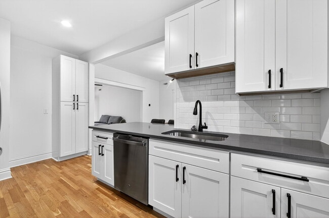 MOSAIC - 718 Limit - Now Leasing 2027/2028