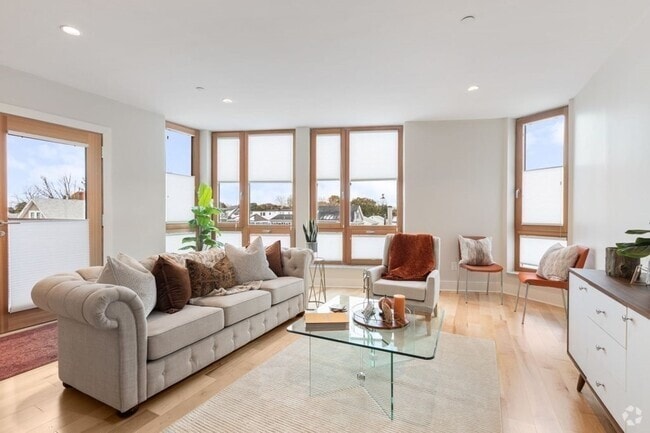 Building Photo - 240 Salem St Unit 2B Rental