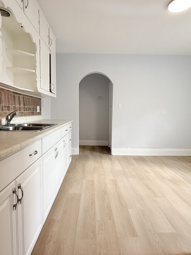 Photo - 491 Church St Unit 1