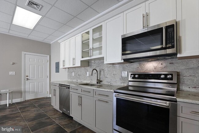 Photo - 429 Wendover Dr