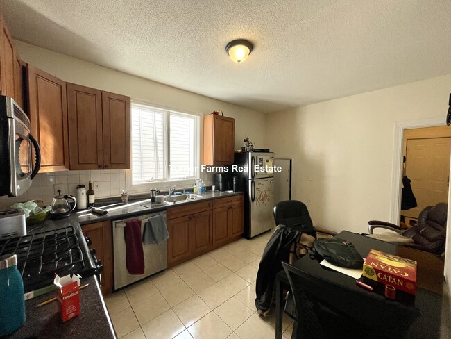 Photo - 68 Winchester St Unit 1