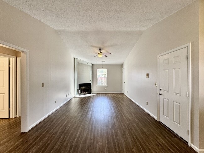 4824 Station House Ln