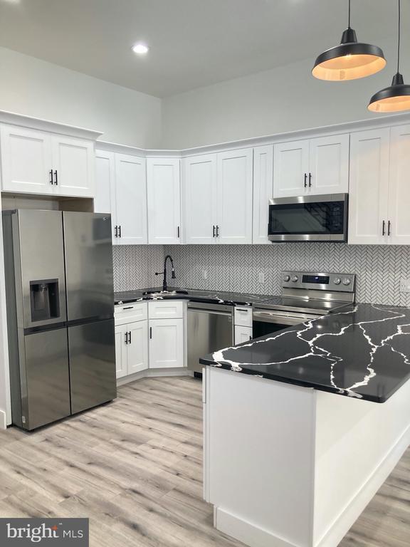 Photo - 1830 W Diamond St Townhome