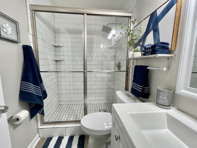 Photo - 2088 Oliver Ave