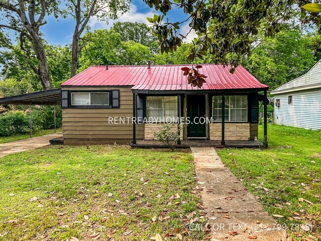 Photo - 1316 Rayfield Dr House