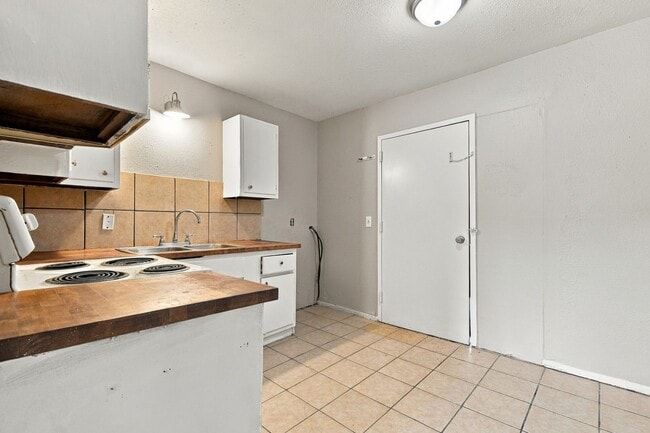 Photo - 1072A N Irvington Ave