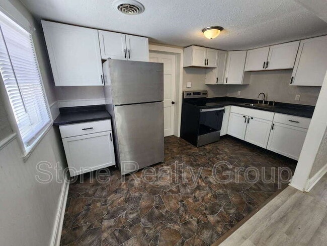 Photo - 2935 Harrison Ave