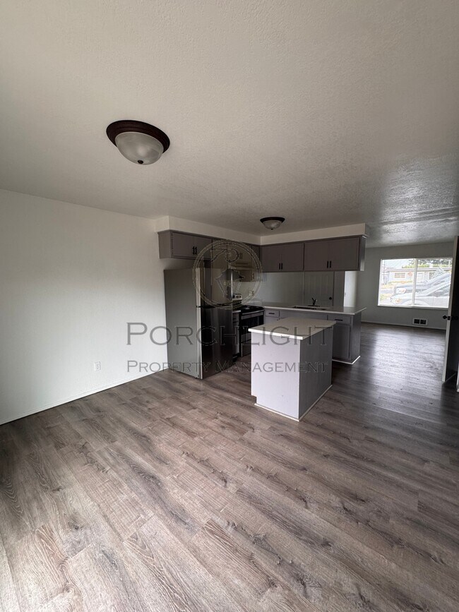 Photo - 1313 Main St Unit D