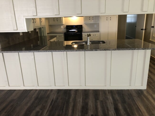 Photo - 9800 Dollarway Rd