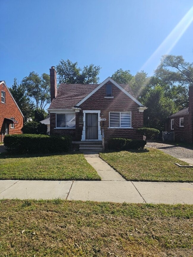 Building Photo - 19346 Revere St Rental