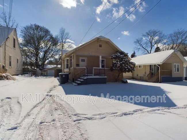 Photo - 1260 Hazelwood Ave House