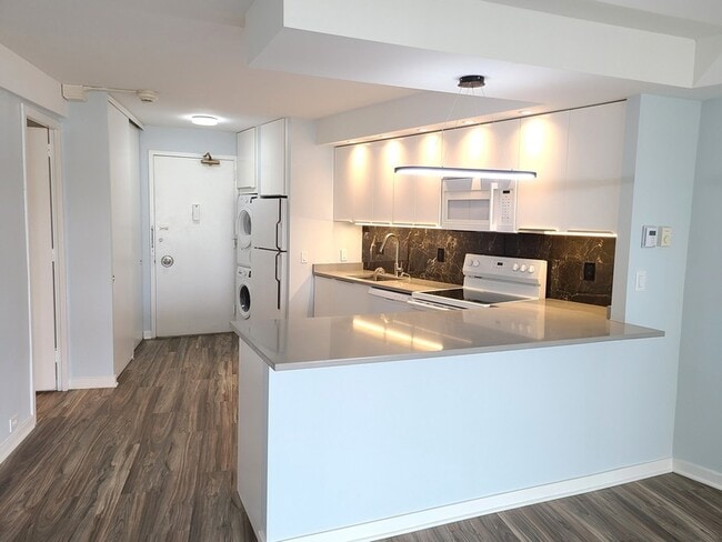 Photo - 300 N State St Unit 4107