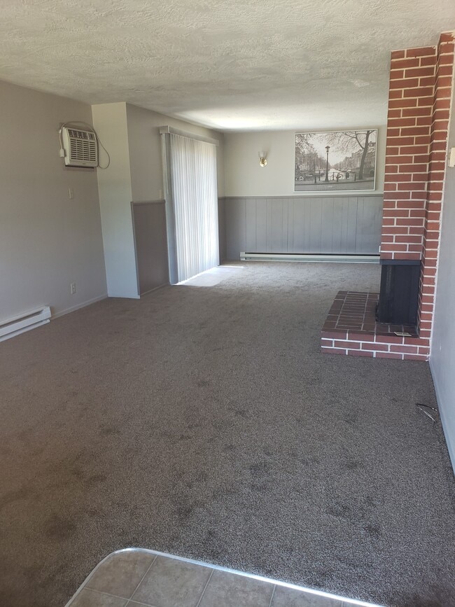 Photo - 4012 Carson Dr SE