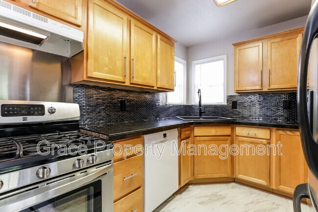 Photo - 3025 St Paul St