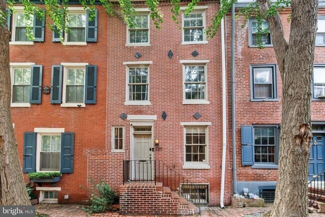 Building Photo - 320 S Iseminger St Rental