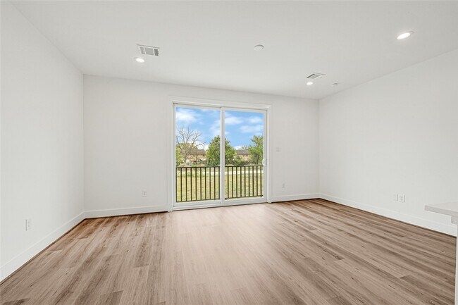 Photo - 4606 Crown Grove Ln