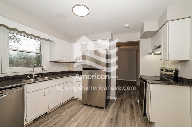 Photo - 6619 N Greenmont Rd