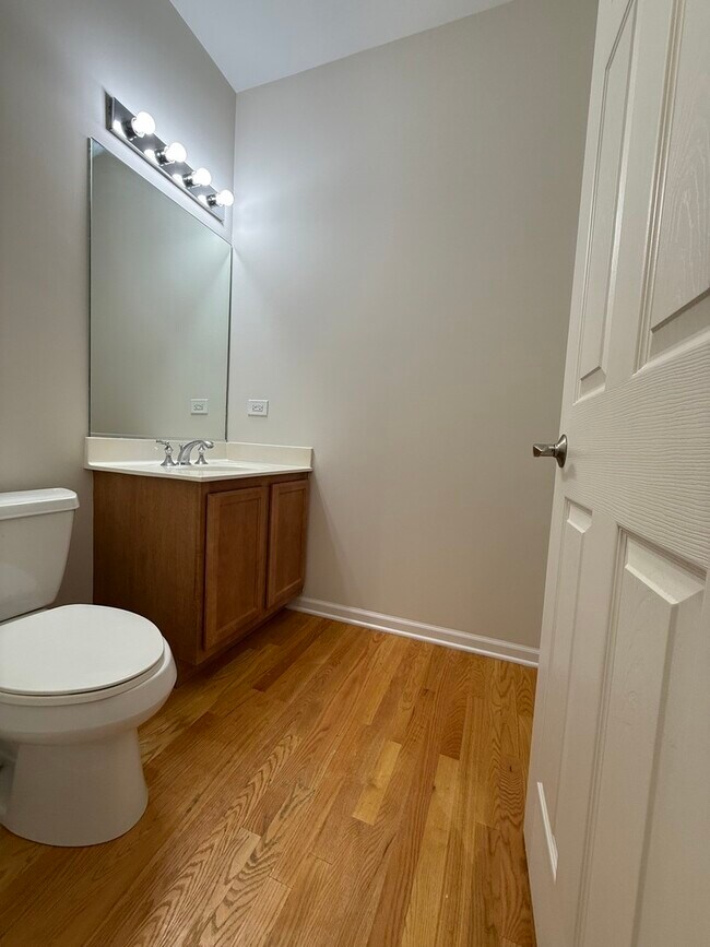 Photo - 5588 Cambridge Way