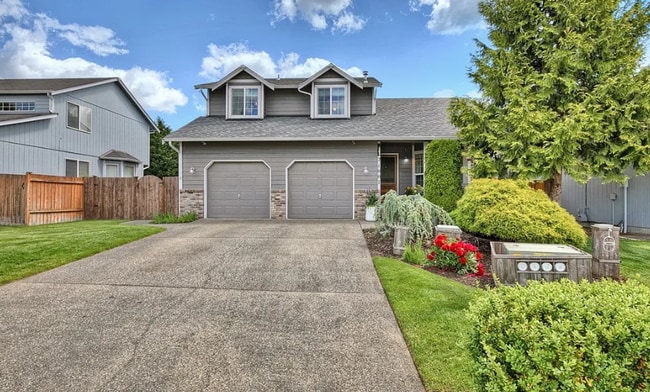Beautiful Designer 3 bedroom home in Quiet... - Beautiful Designer 3 bedroom home in Quiet...