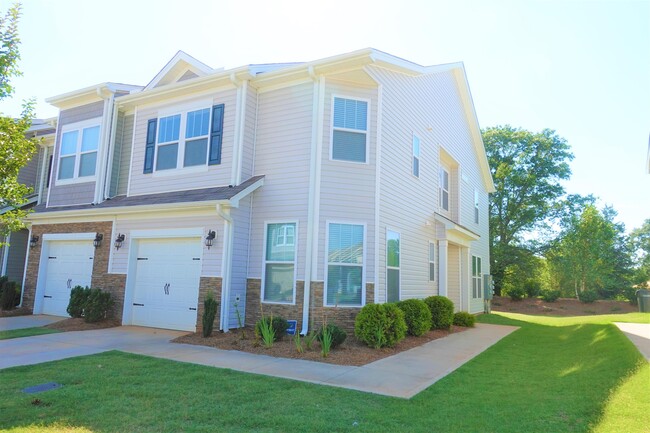 Photo - 409 Yellow Fox Rd