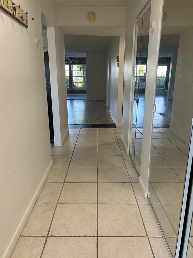 Photo - 25 Abbey Ln Unit 104