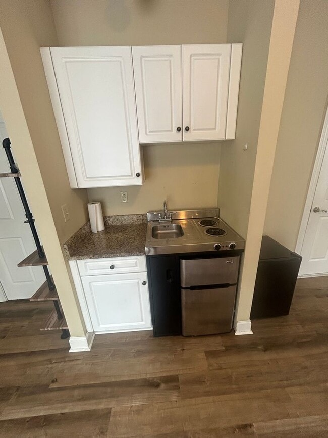 Photo - BUDGET BUSTER! 1st floor studio in the World Tour community