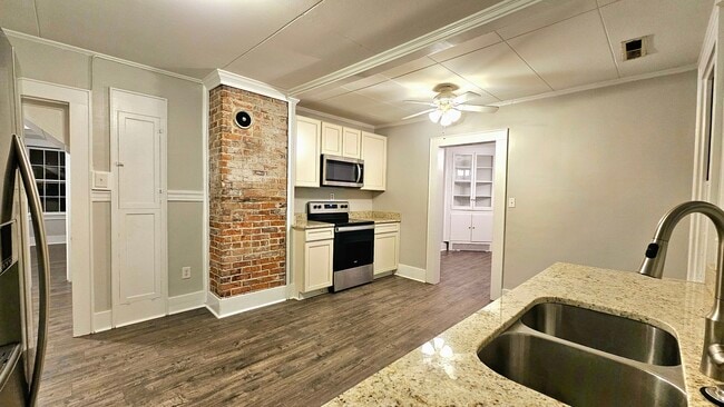 Photo - 1500 Laurel St