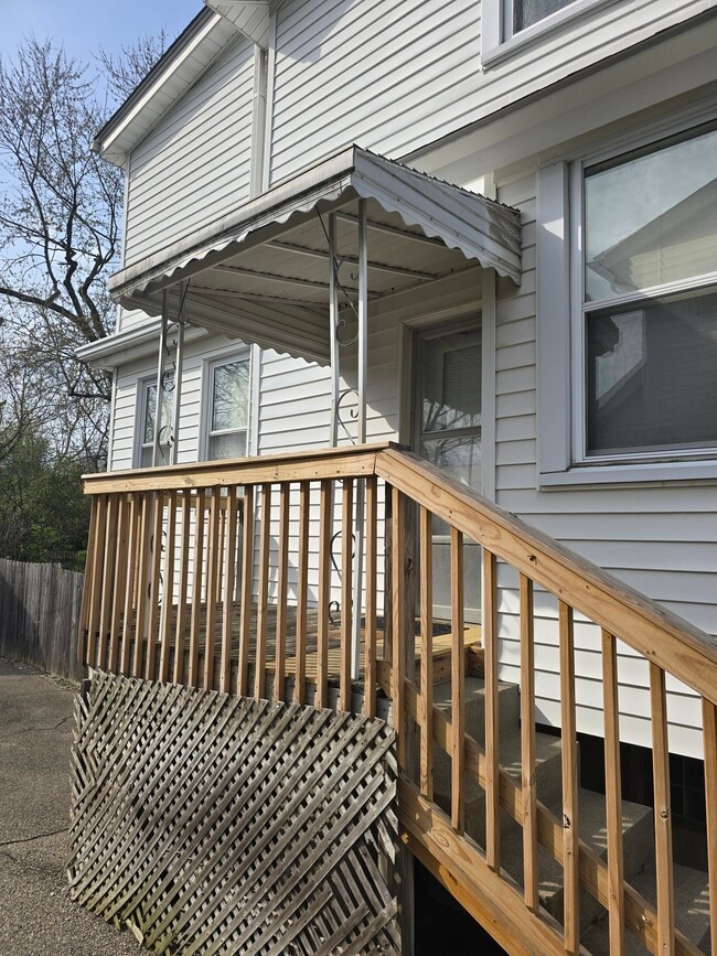 Photo - 3981 Davis Ave Unidad 2nd Floor Apt.