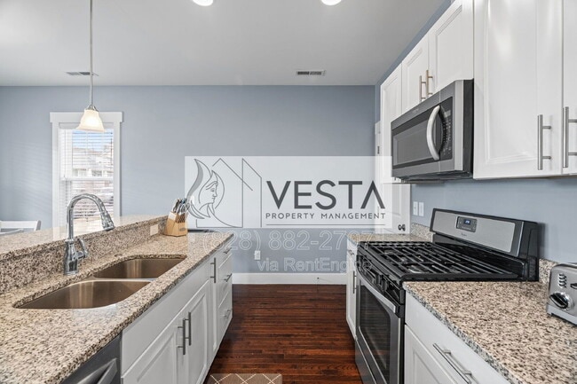 Photo - 16 Hyde Park Pl