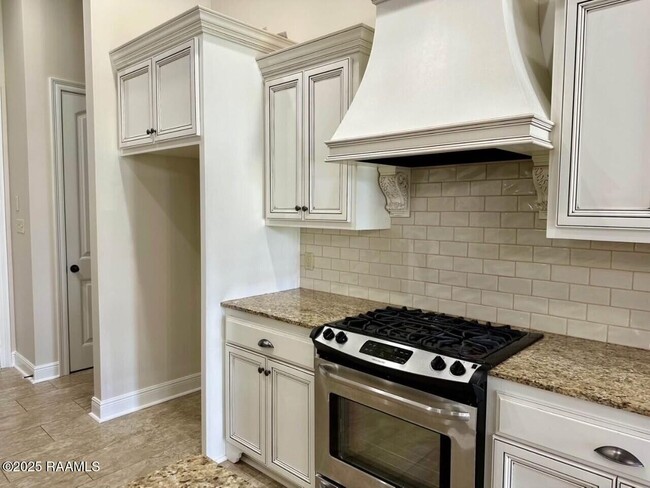 Photo - 511 Cedar Lake Dr