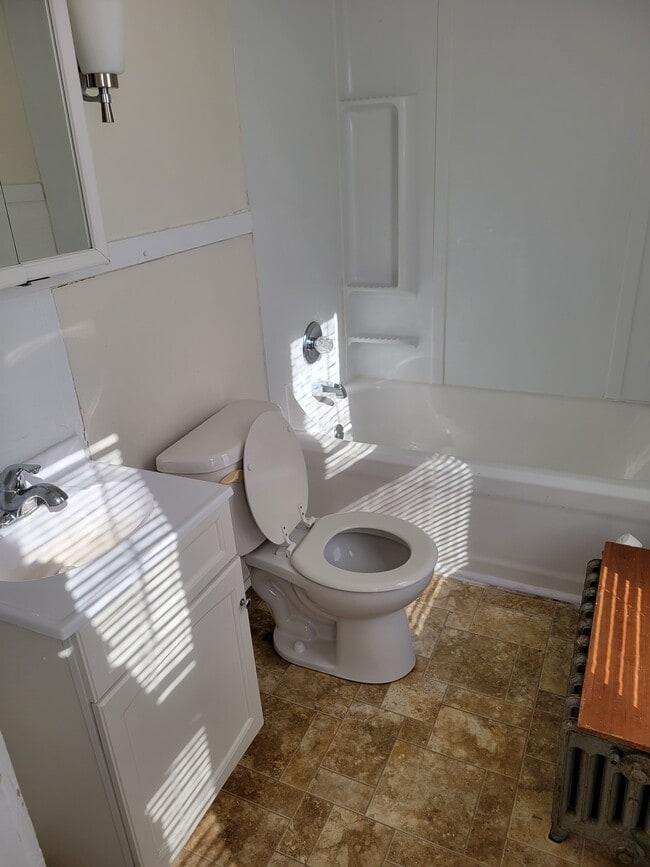 Photo - 308 N Clinton St Unidad # 3