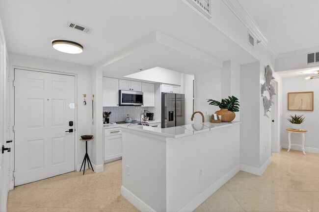675 NW Flagler Ave Unit 202