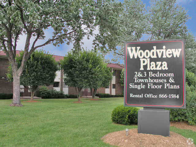 Entrada - WOODVIEW PLAZA