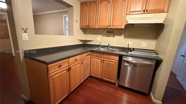 Photo - 329 NE 58th St Unit 0