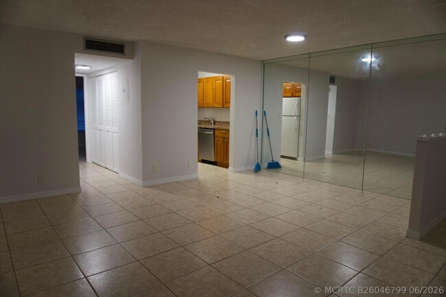 Photo - 2840 NE 14th St Unit 212a
