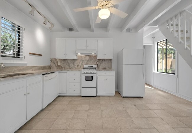Photo - 1010 Cherry Laurel St